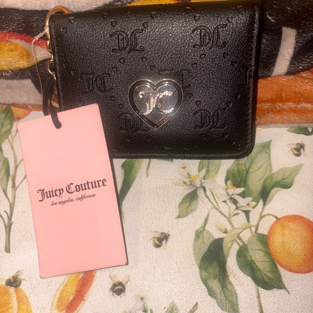 Juicy Couture Black Wallet Sleek Design with Metallic Accents